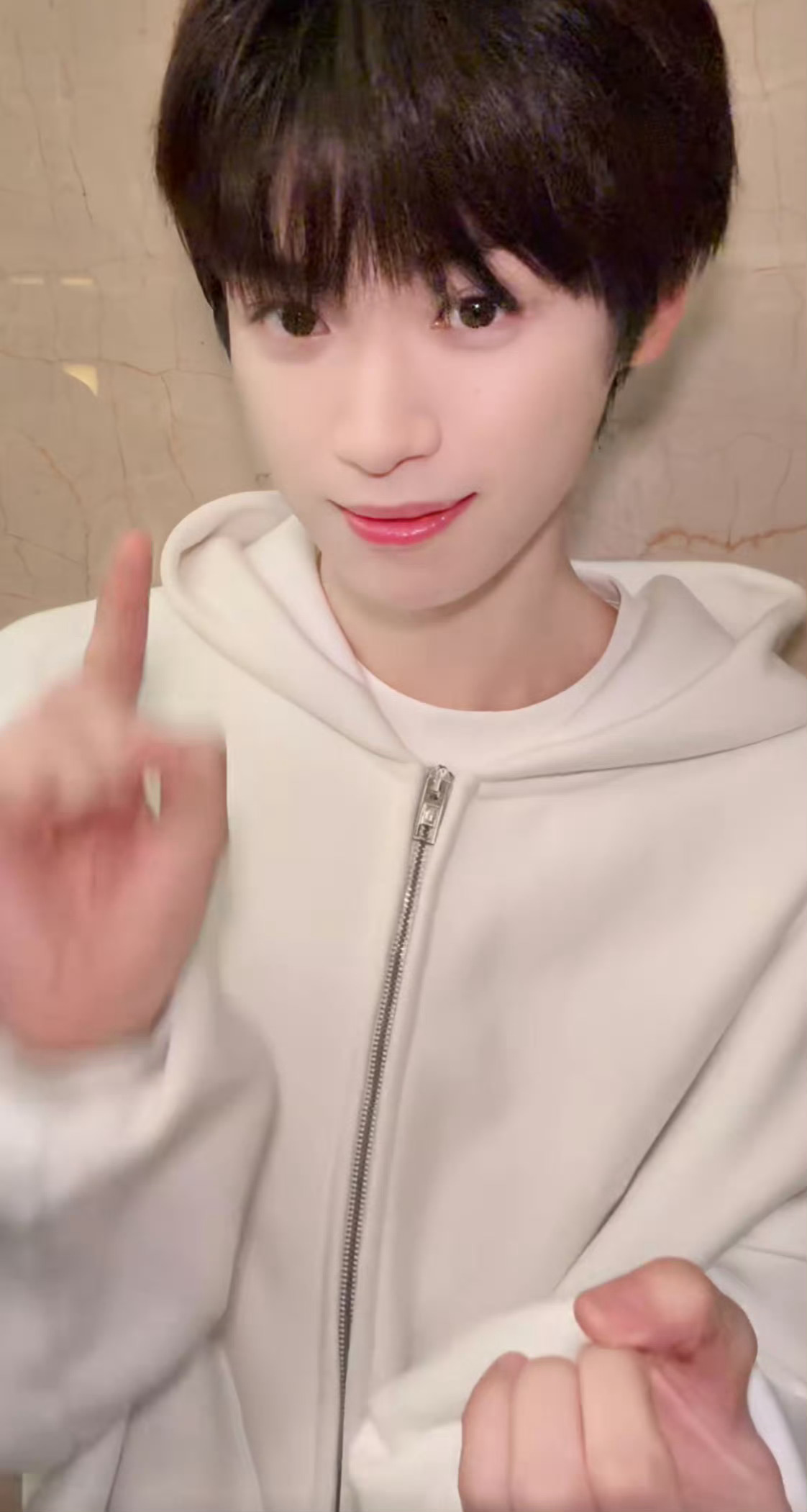 对没错我要的就是这种妹妹头 梓渝 郑朋 ​​​