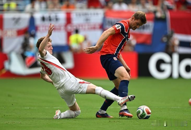 北欧“海盗”到此止步
7月12凌晨五点，世界杯1/4决赛，挪威VS英格兰。上半场