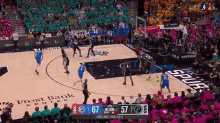 NBA季后赛西决G3，雷霆在客场123-108击败马刺，系列赛总比分2-1领先文