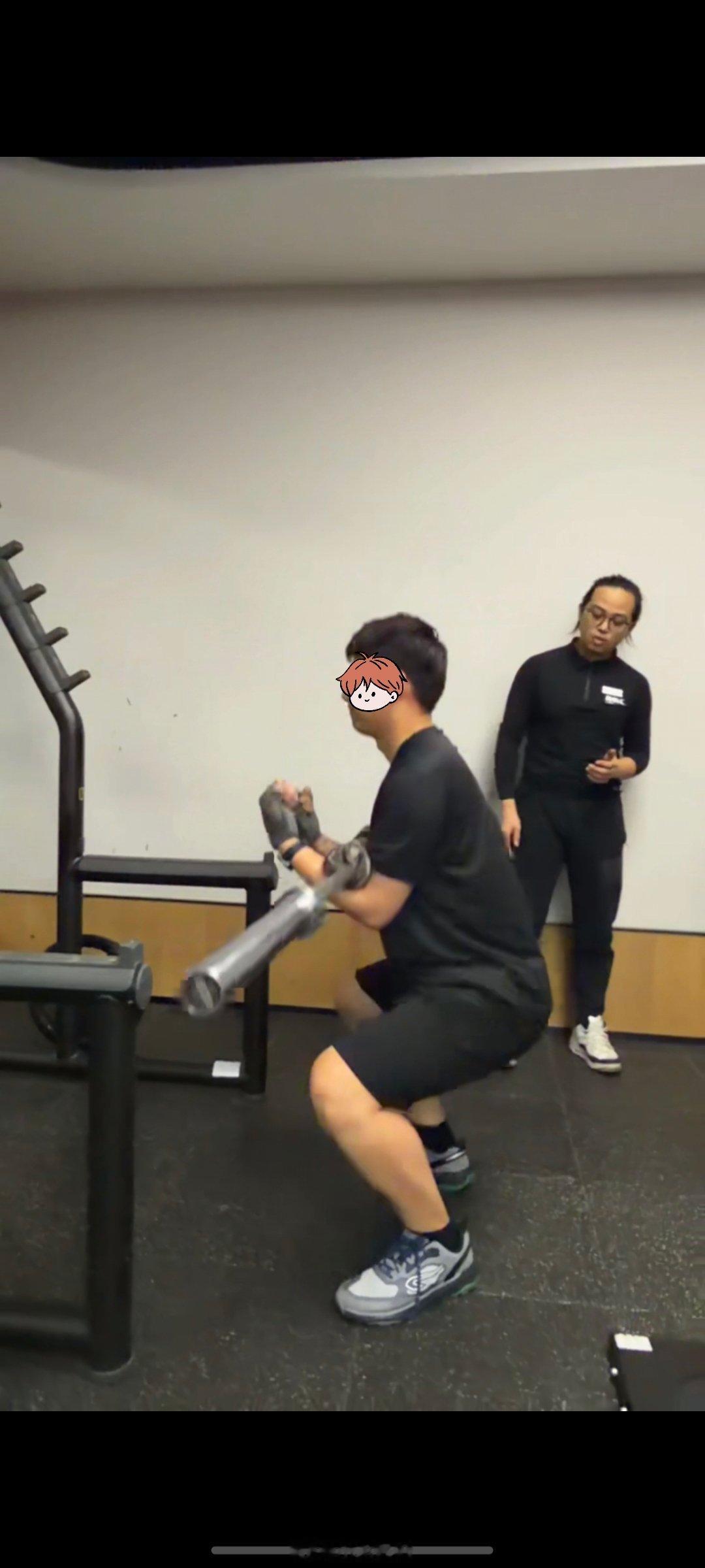 健身打卡–––第八天练腿日，人要没了