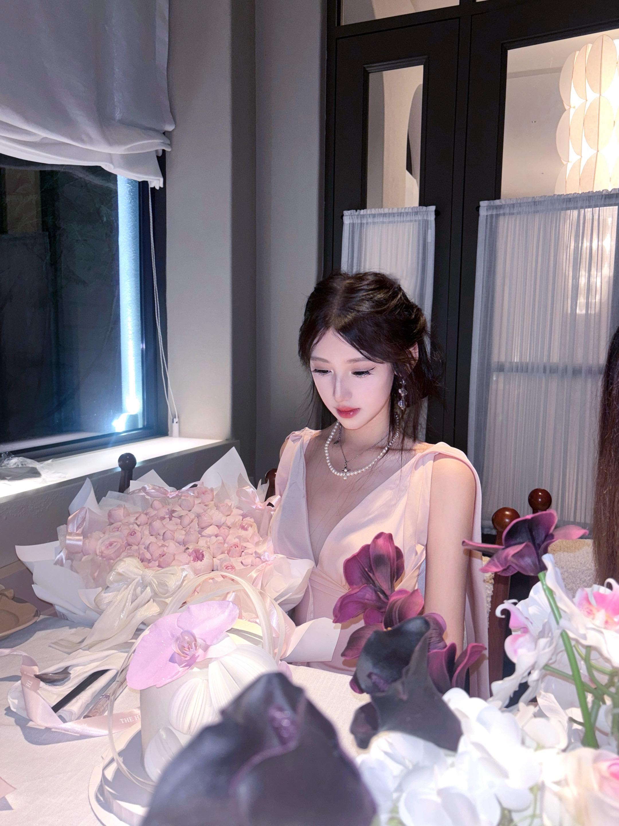 22🦢。时间的参照物是即将到来我们相识的第十年.