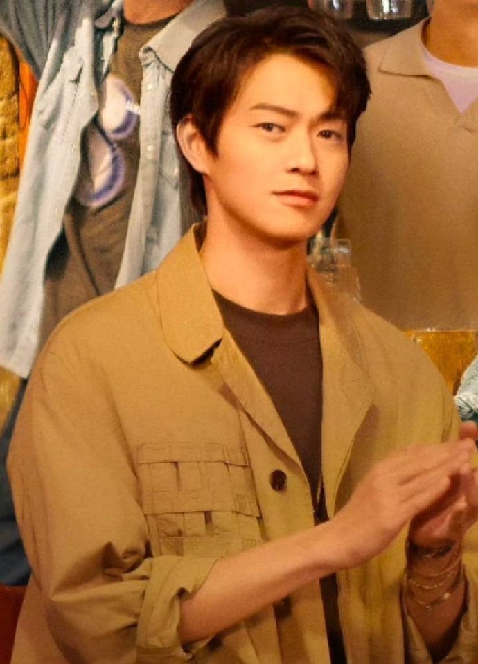 魏大勋新剧腾讯预约人数破80w 魏大勋主演的《不讨好的勇气》这部剧，凭借自身独特