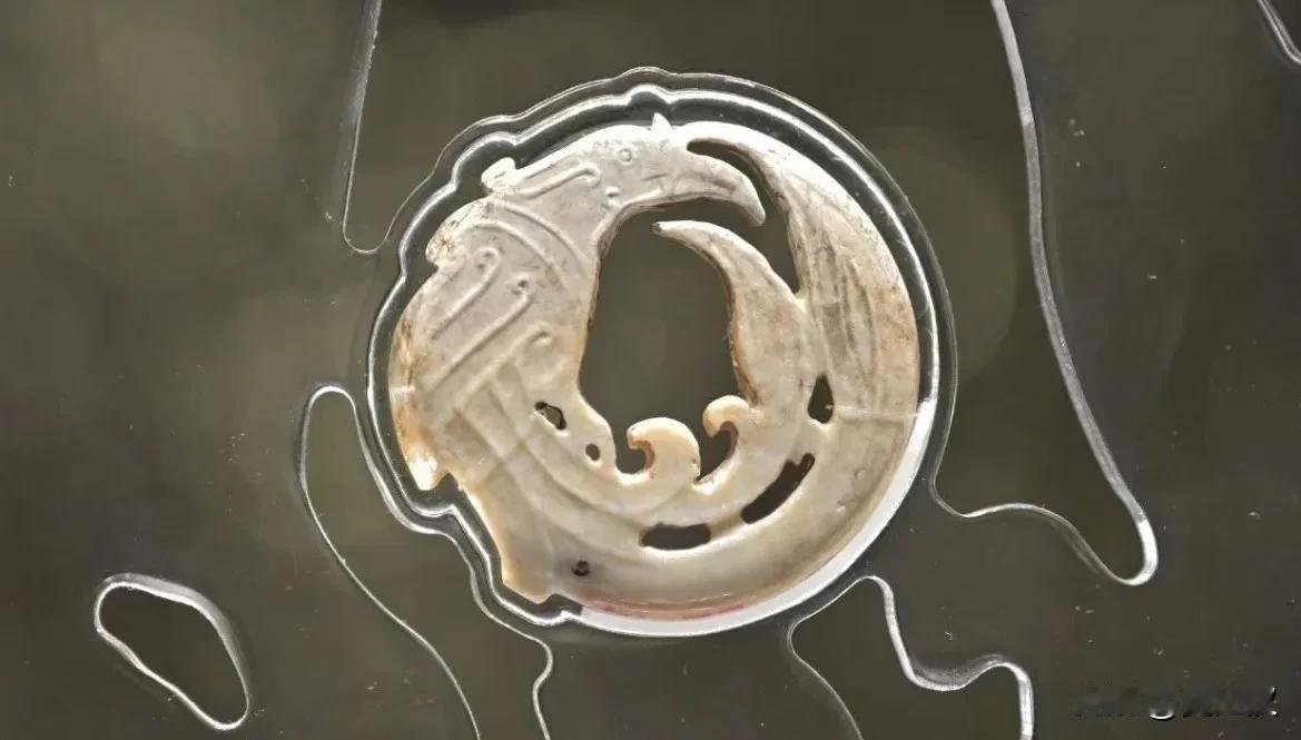 ☞天门市石家河遗址出土的很多珍贵文物被收藏于荆州博物馆，石家河博物馆建成后，能否