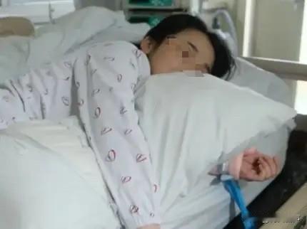 “悲剧还是发生了！”5月16日法治视讯报道，浙江杭州一名女子做了超长美甲，搬东西