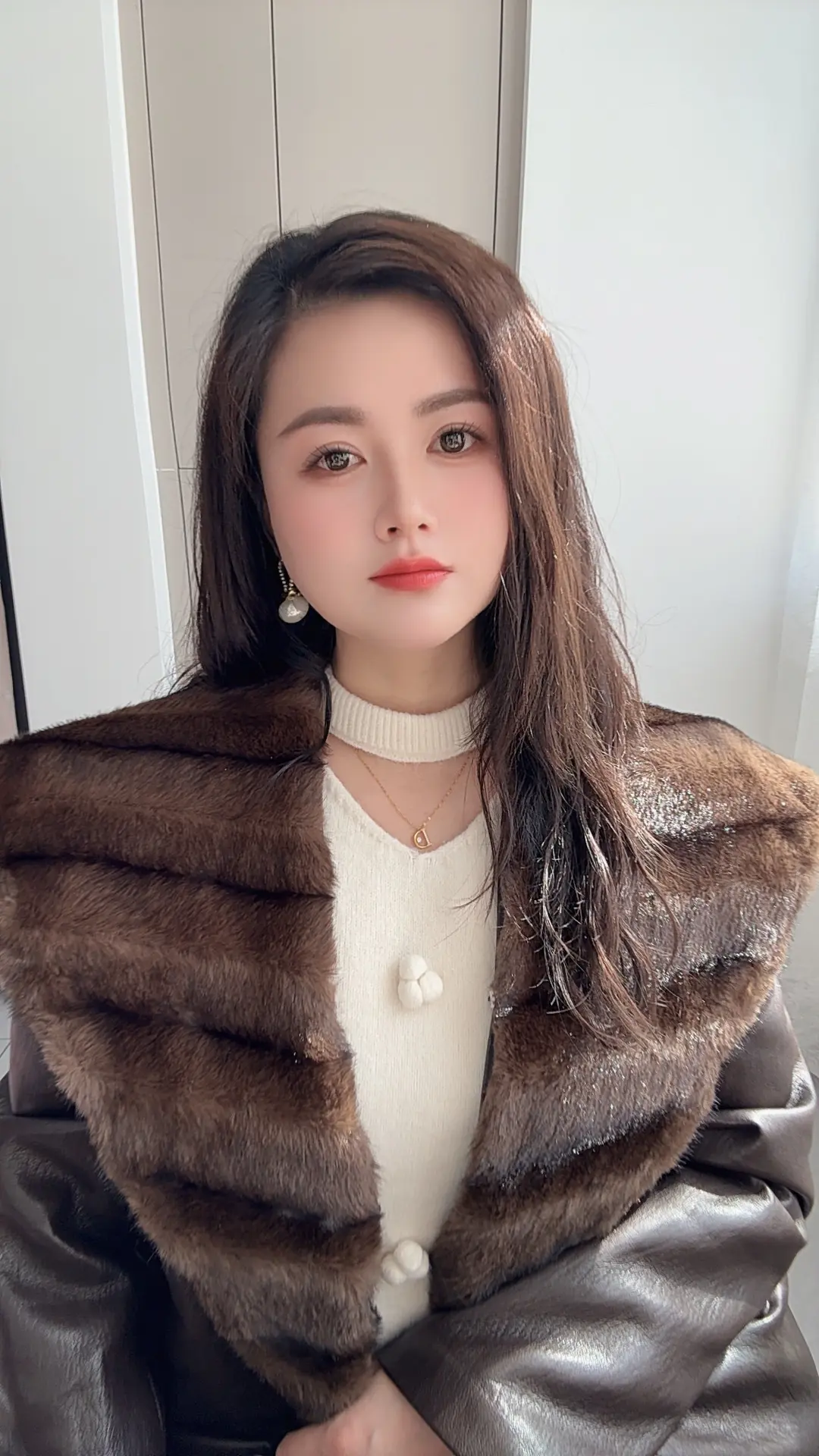 深知自己是朵难养的花，倔强、敏感且拧巴，所以需要加倍的爱和耐心，爱人如...