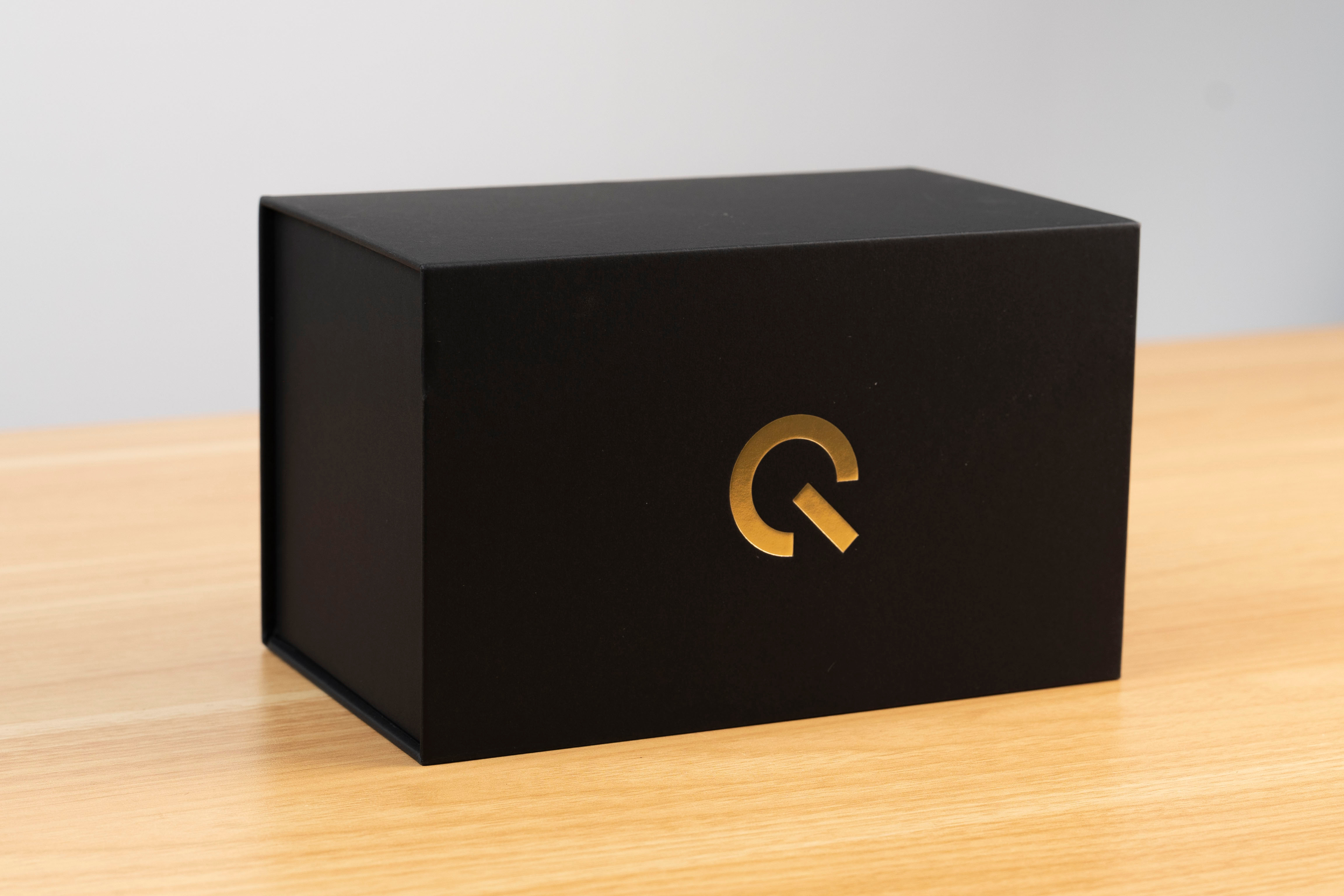 收到 iQOO Neo11发布会邀请函了，很有意思啊，里面是一个折叠水杯，看着很