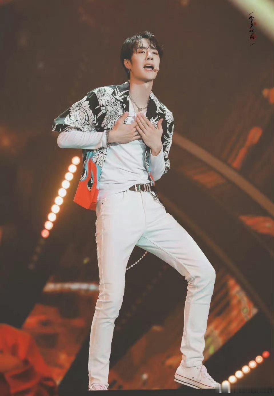 王一博微博之夜简笔家这个攀冰一看就是王一博啊！ 