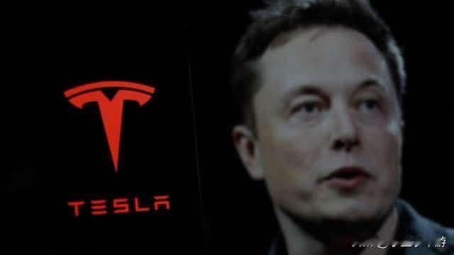 为了拿到5000亿，马斯克也是打算拼了！
 
根据彭博社（BLOOMBERG）最