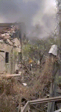 11月24日，黎巴嫩“真主党”武装继续发射的远程火箭弹，打击以色列占领区大城市特