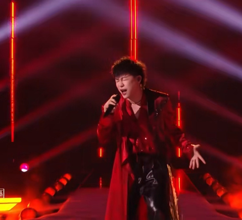胡彦斌 有编曲没嗓子张碧晨的编曲是仇人编的吗 张碧晨这个歌是讲治愈抑郁症女生的o