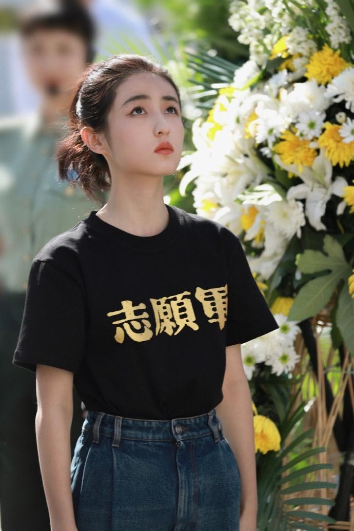 张子枫 