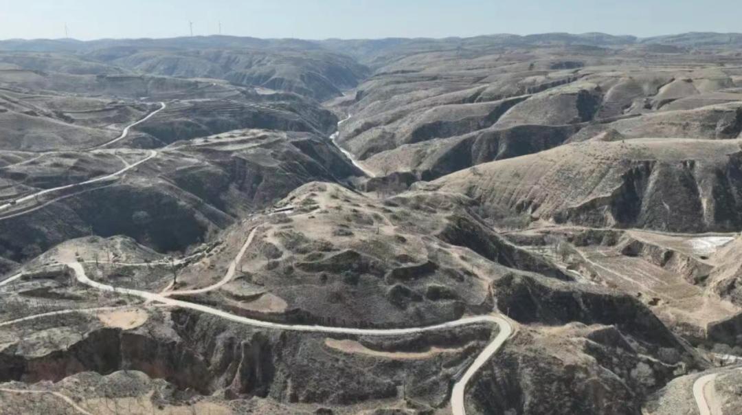 【陕西榆林地区发现史前至商代石城聚落遗址573座】近日，历时近6年的“榆林地区史