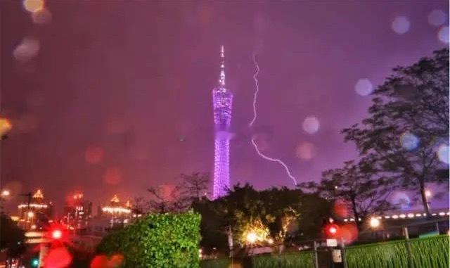 这样的日子少发誓又是暴雨又是闪电的 