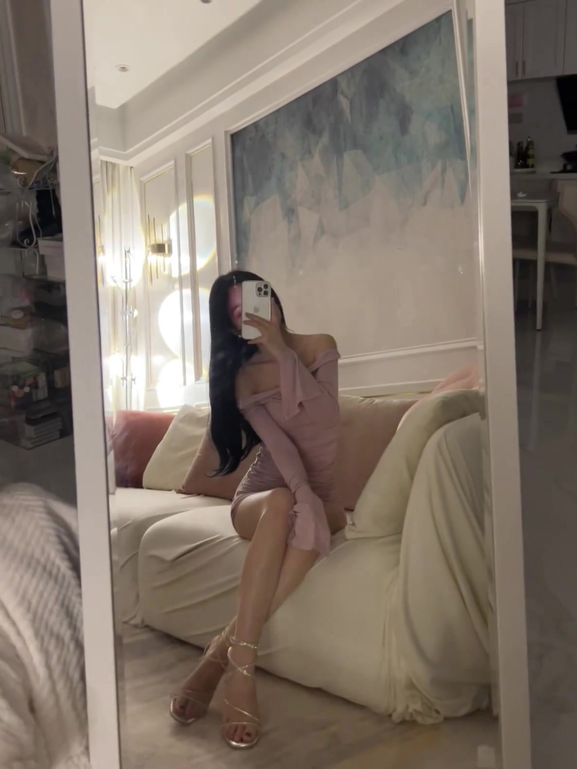 姐虽然色 但姐不说 姐要做矜持的女人 ​​​~ ​​​