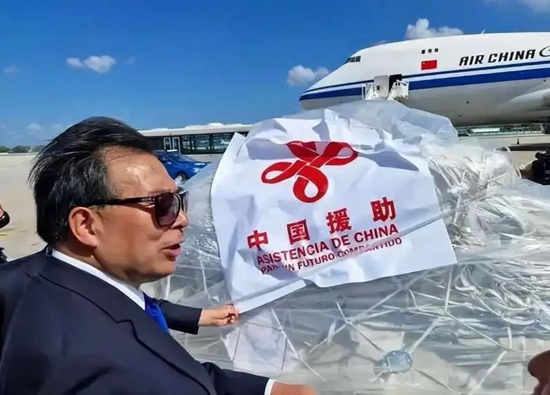 谁看了不夸咱们中国有格局！外交部官宣再给委内瑞拉追加1亿无偿救灾物资援助！不换现