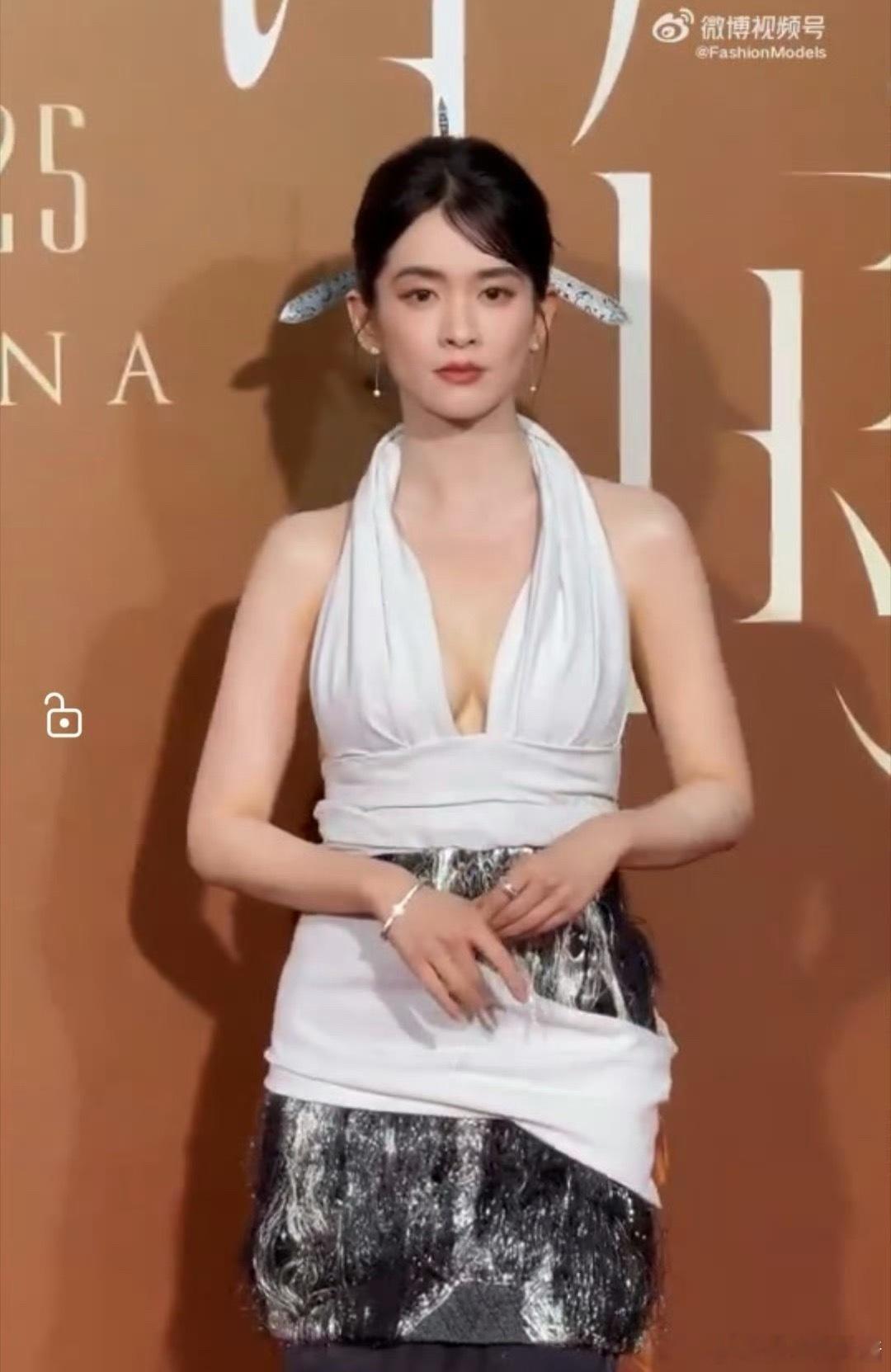 陈昊宇、喻言今日活动红毯图谁赢了 ​​​