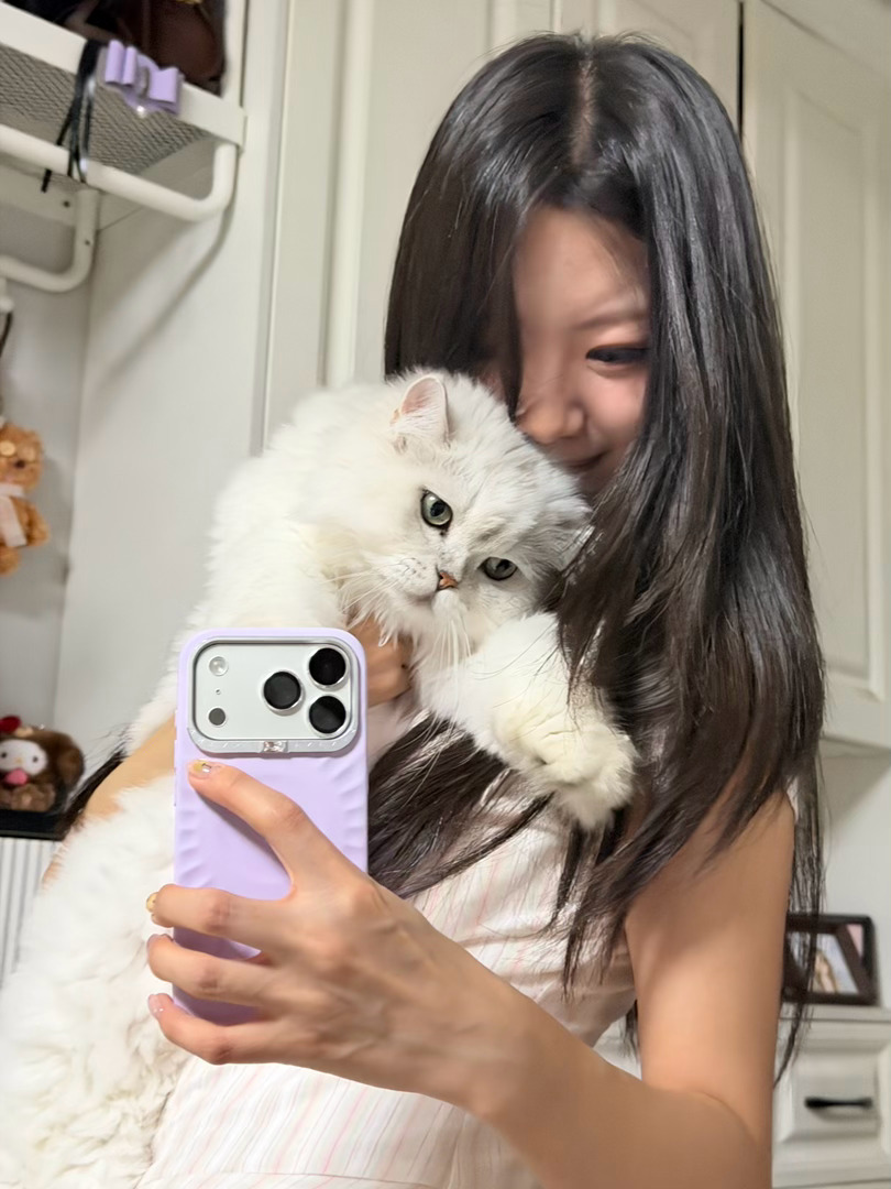 拍照就是如此不情愿 