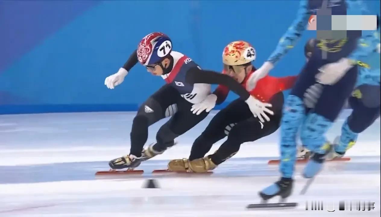 韩国队恶意阻挡！短道速滑金牌梦碎，中国队遗憾摘铜
 
在短道速滑男子5000米接