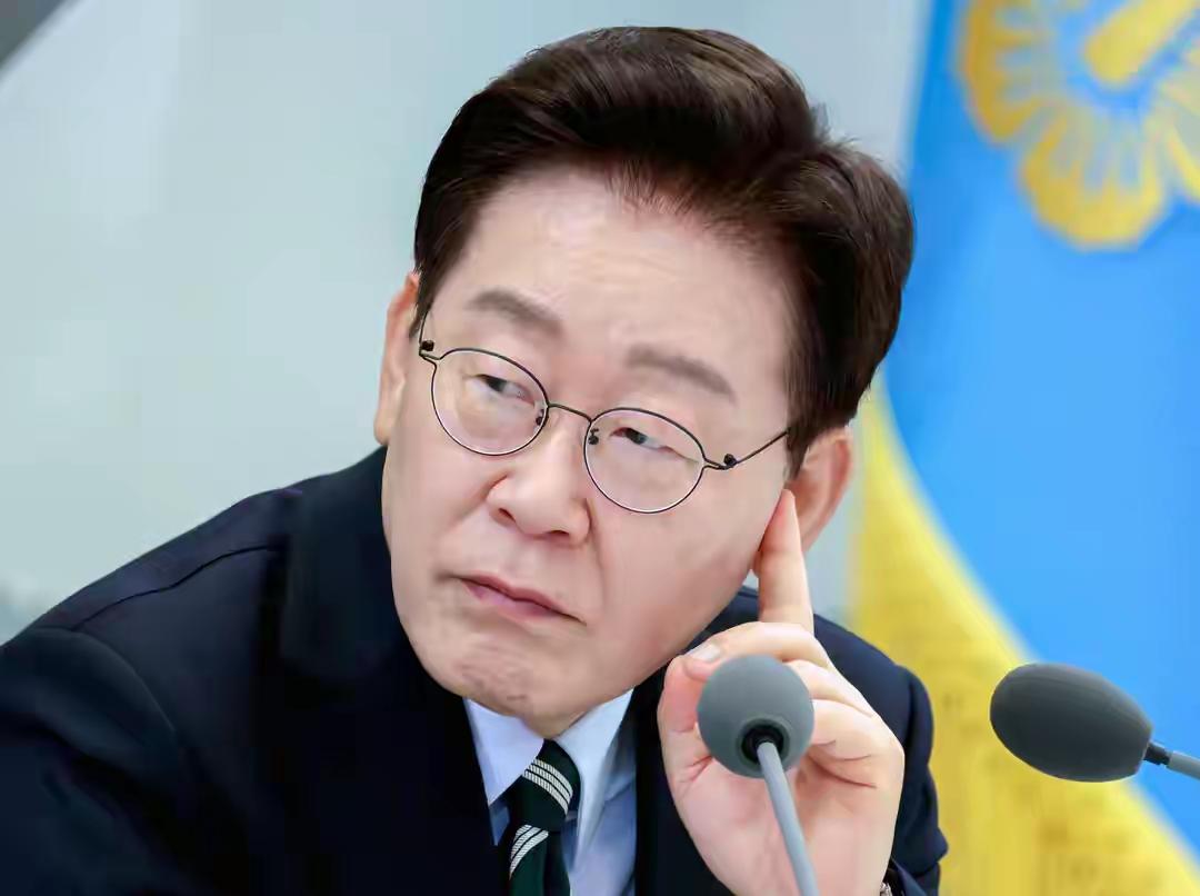 这种方法值得借鉴！如果所有公职人员都不允许年轻一行坐在身边，在任何私下场合都不与