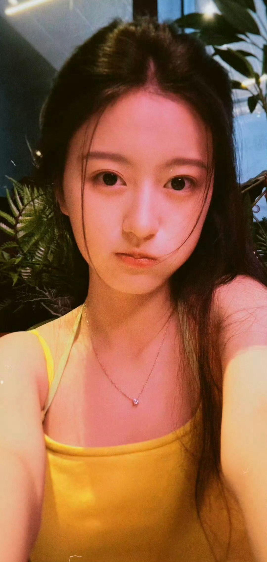佳欣吊带装果然长大了，好棒