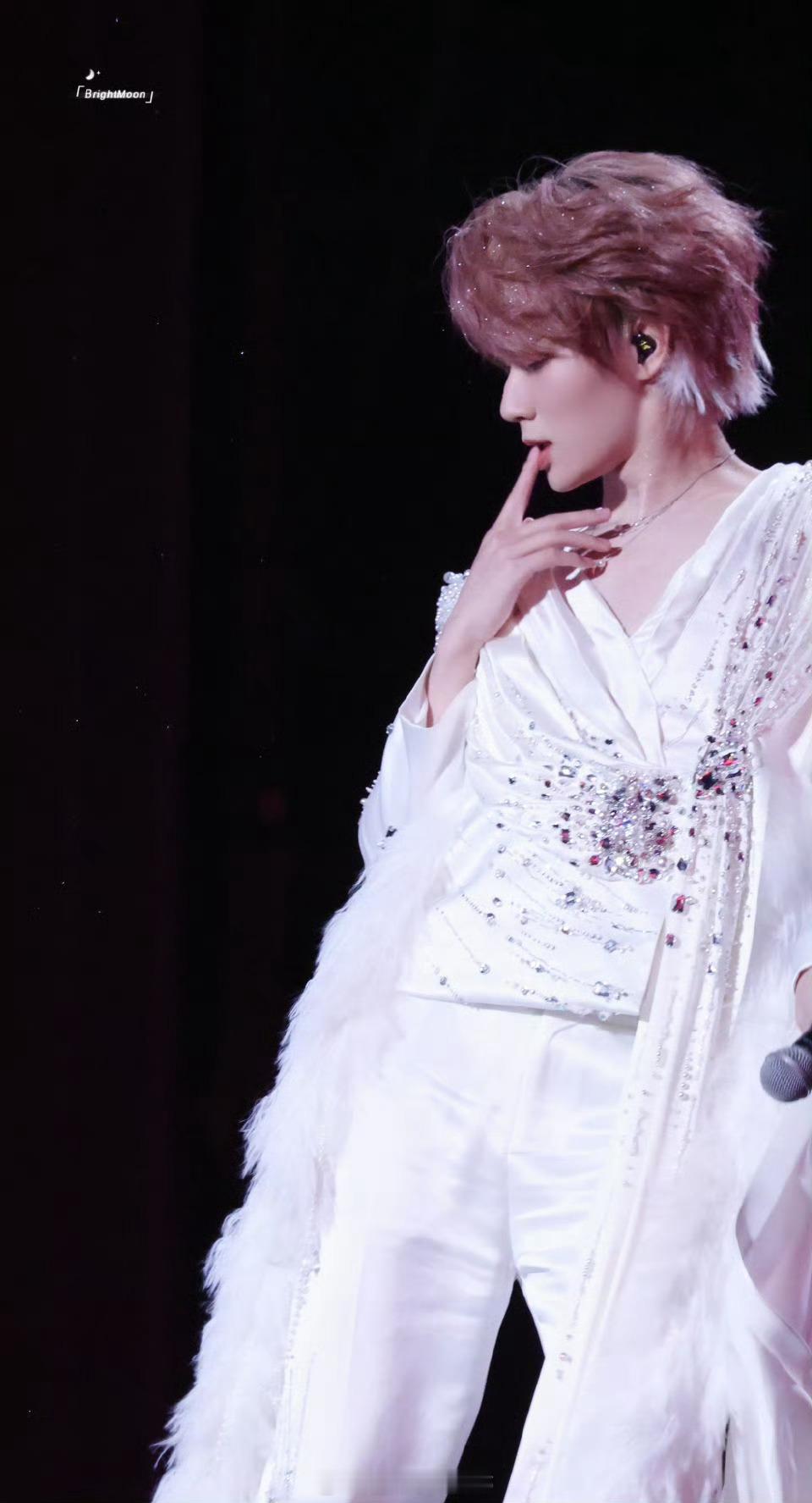 张真源今天完全就是天使来的，蛊而不自知，太会钓了