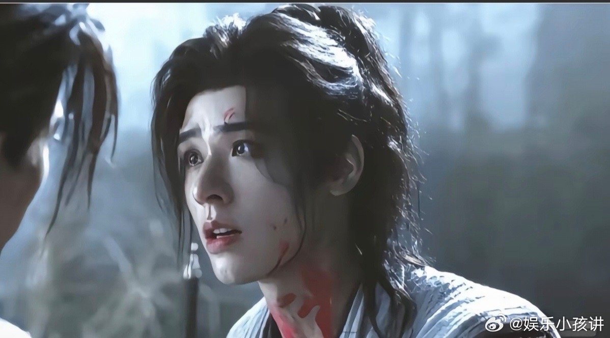 龚俊可古可今的一张脸 龚俊的脸简直是造型师的福音！现代装休闲帅气，古装长袍加身立