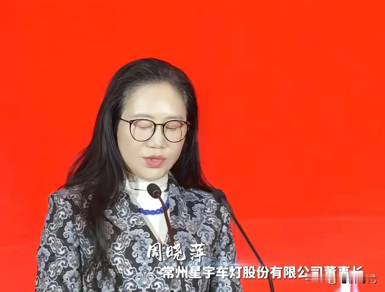 合着应届生的血泪，换了外包工一块钱？车灯女王”的道歉还带还带了“软中带硬”的钩子