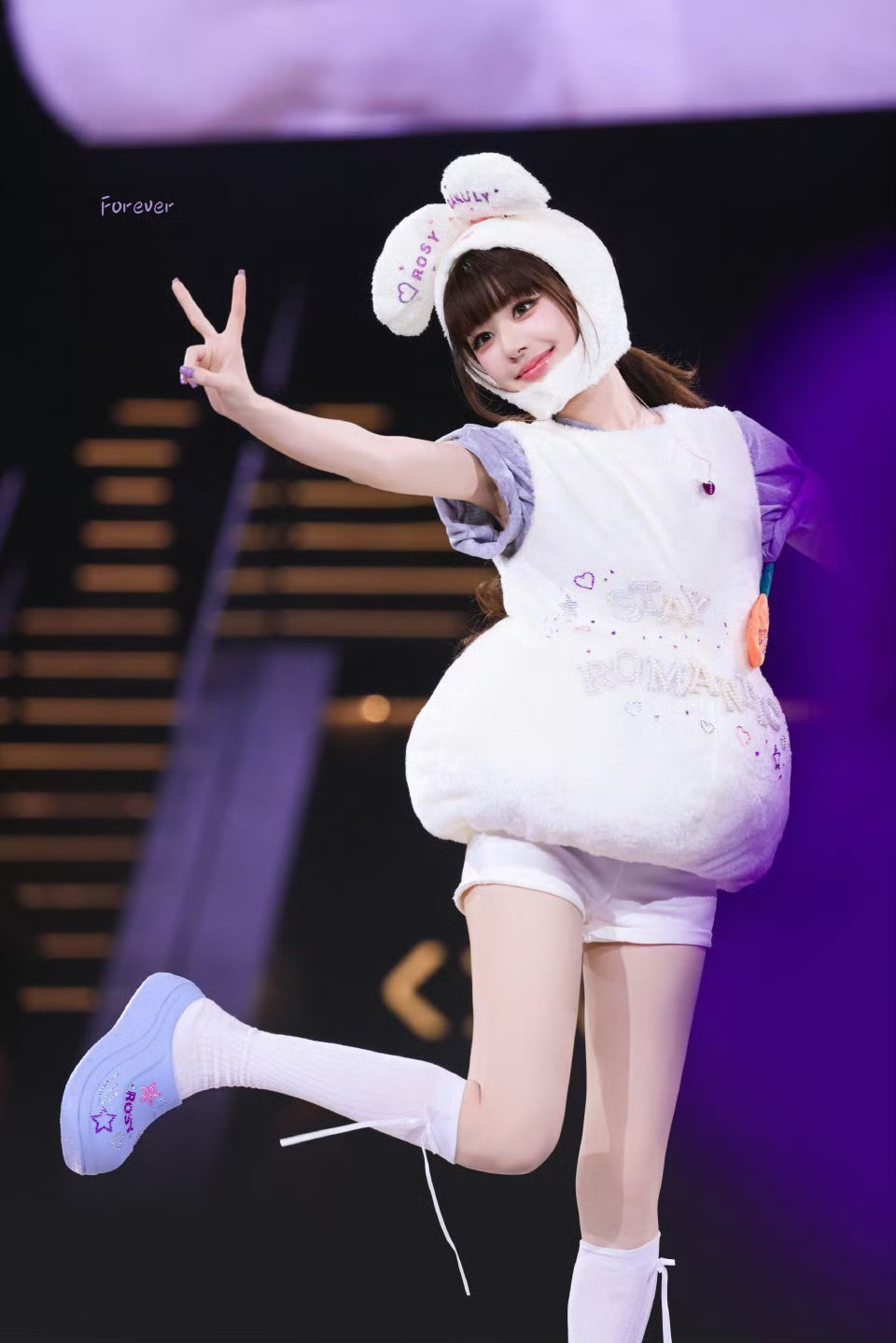 我想，没人会拒绝这只萌萌的小兔子🐰赵露思