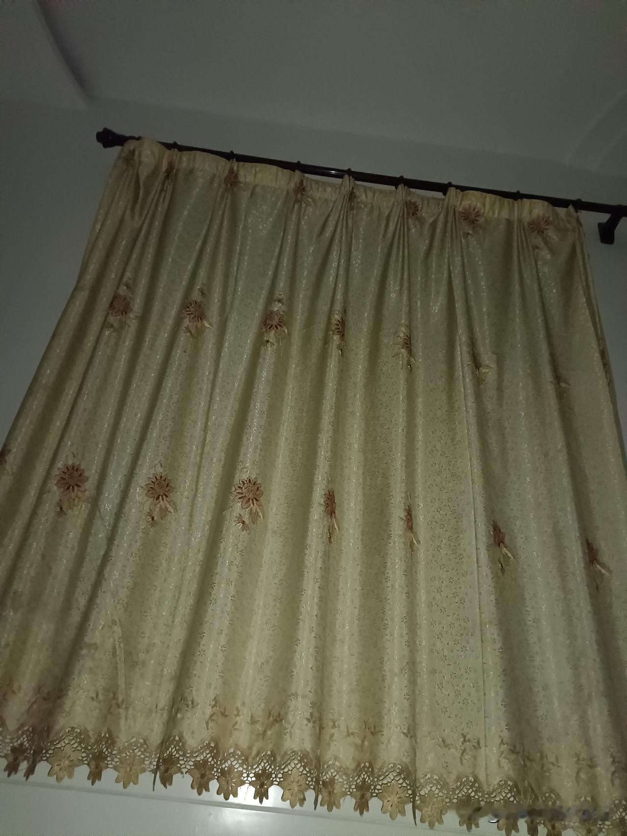 2026年1月9日6时：20分
六年级的儿子说“要早早赶去学校补作业”
昨天回来