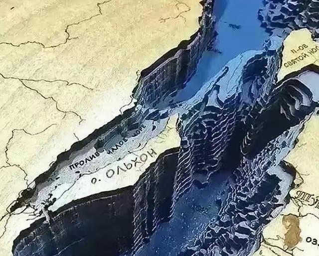 贝加尔湖的存在，完全打破了人类对湖泊的常规印象。首先最逆天的是它的深度，最大水深