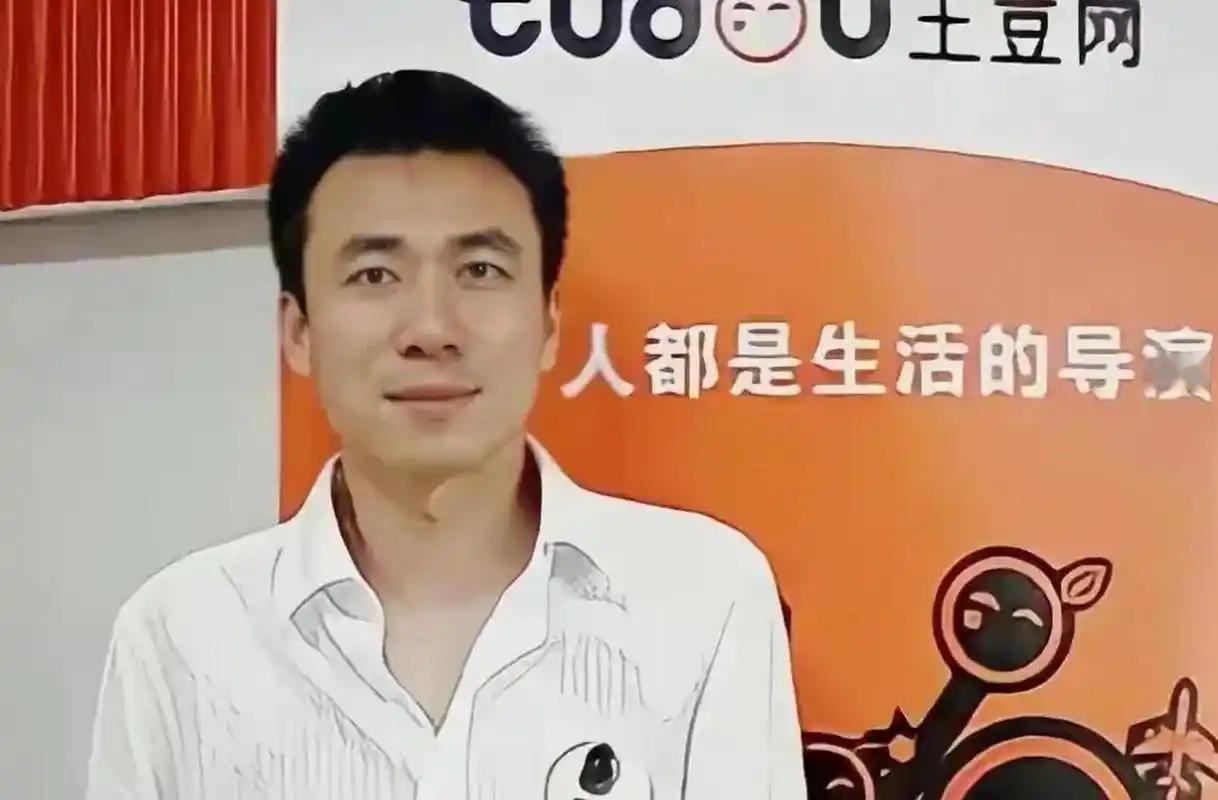 陪老公白手起家熬成百亿总裁，他转头出轨，芭蕾舞者逼我离婚，最后只扔给我10万块，