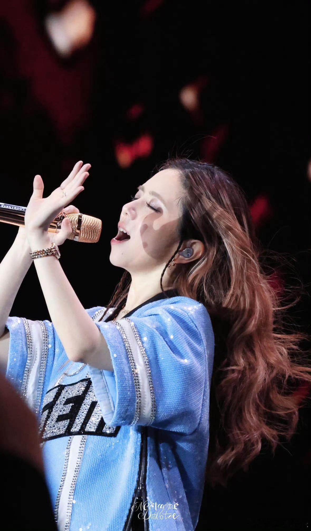 邓紫棋大巨蛋开出150场谁能抗拒全能天后邓紫棋？150场单巡完美收官大巨蛋，从绝