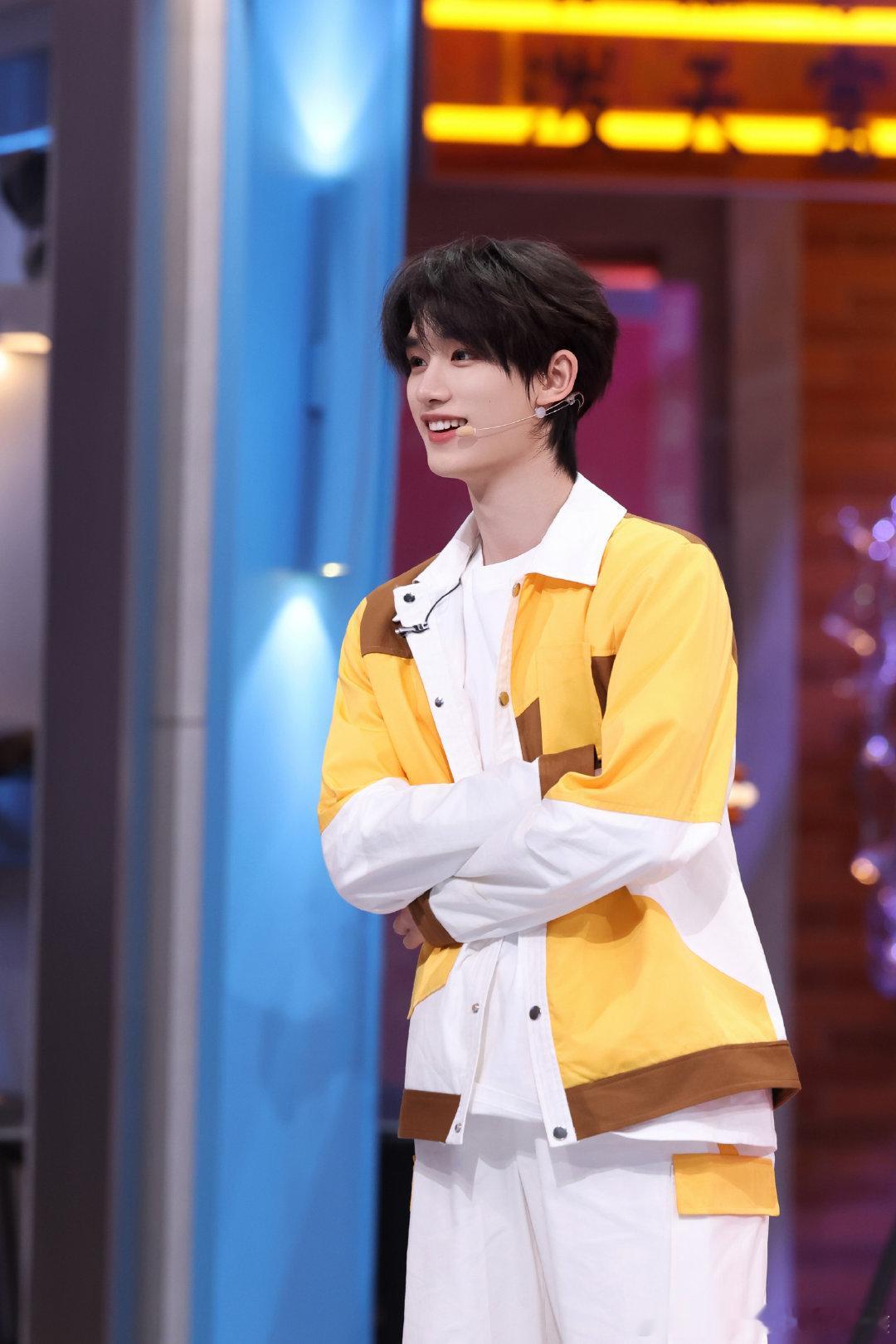 丁程鑫太会跳了！《一点点》舞蹈动作到位，甜到心里～ 