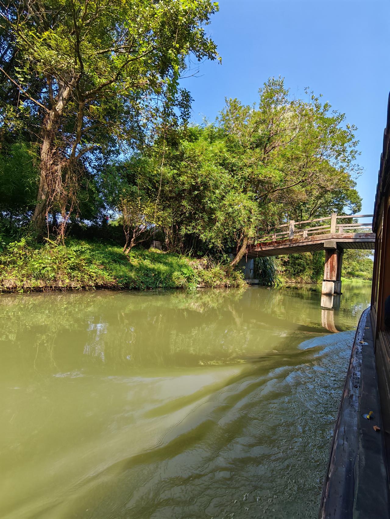 杭州旅行第三天～
杭州｜西溪湿地
西溪之胜，独在于水。干百条溪港交织成泽国，芦荡