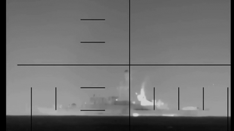 美军官宣发布了核潜艇发射鱼雷击沉伊朗“德纳号”护卫舰的视频！
 
德纳号满载排水