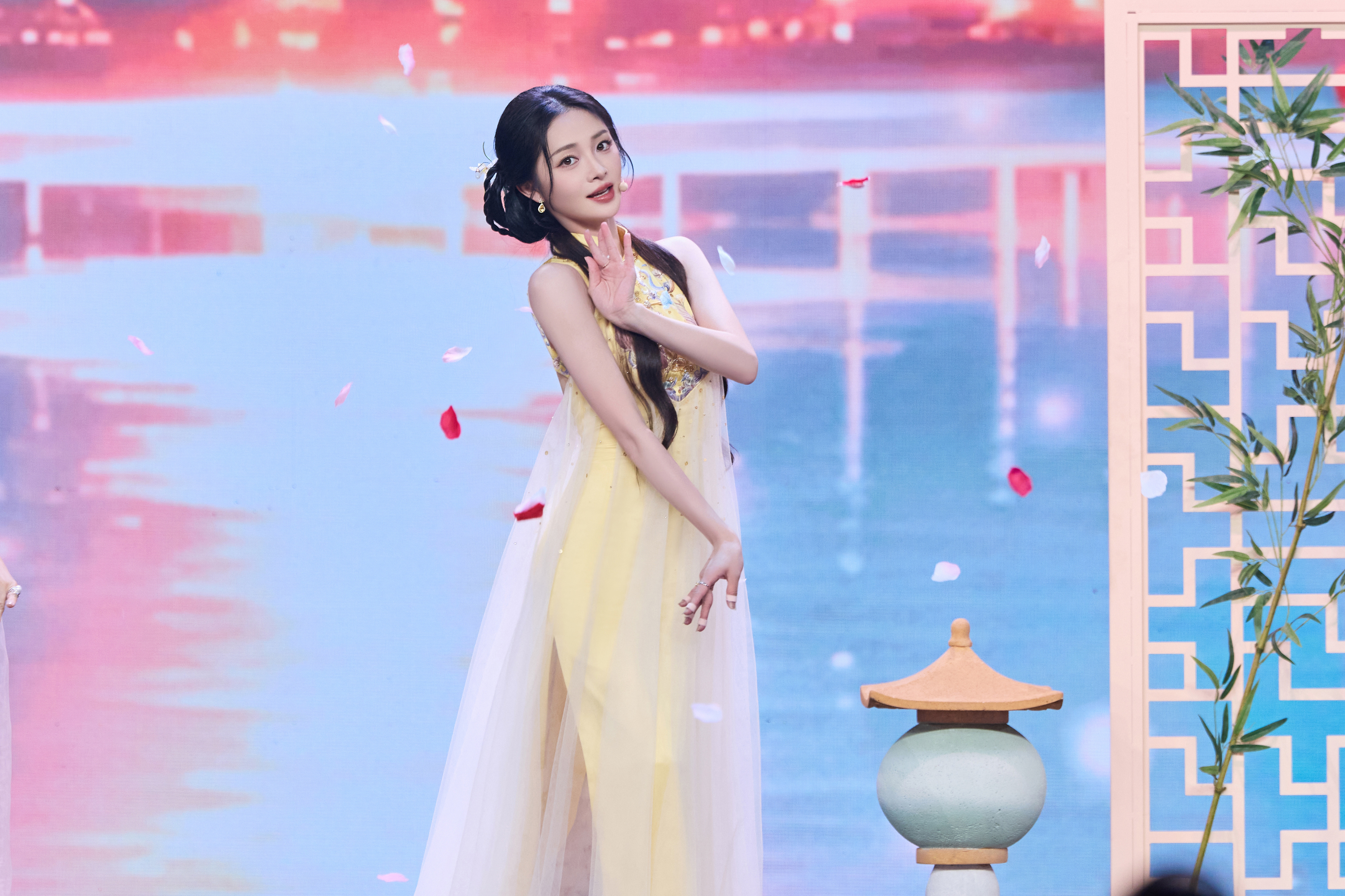 周洁琼 ​​​