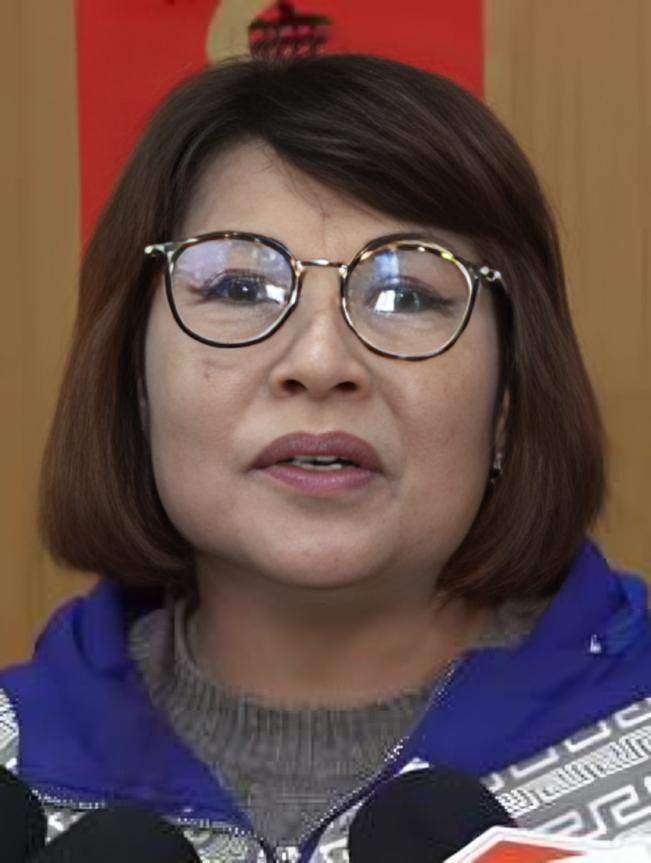 何鹰鹭会被恢复党职吗？
何鹰鹭11月份因为持续发表一个中国，支持统一的言论，被国