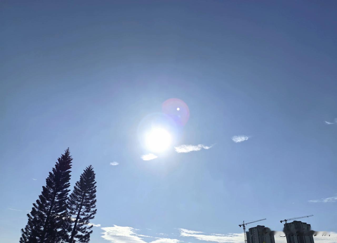 广东午后雷雨频繁上线！

15～17日，广东以多云为主，部分市县间中有（雷）阵雨