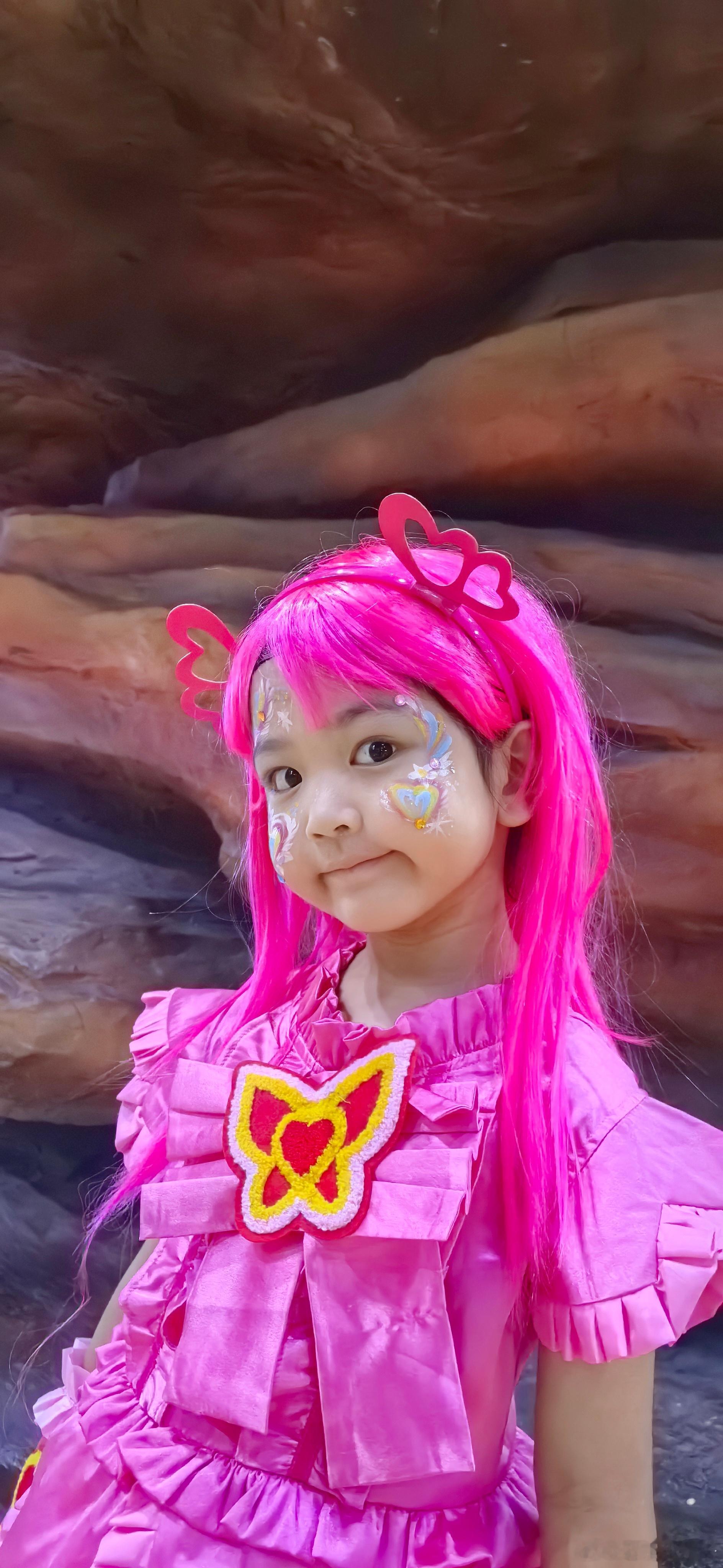 4岁半就玩上cosplay了嘛[泪奔]以后不会是要去看漫展的人吧？（没有说漫展不