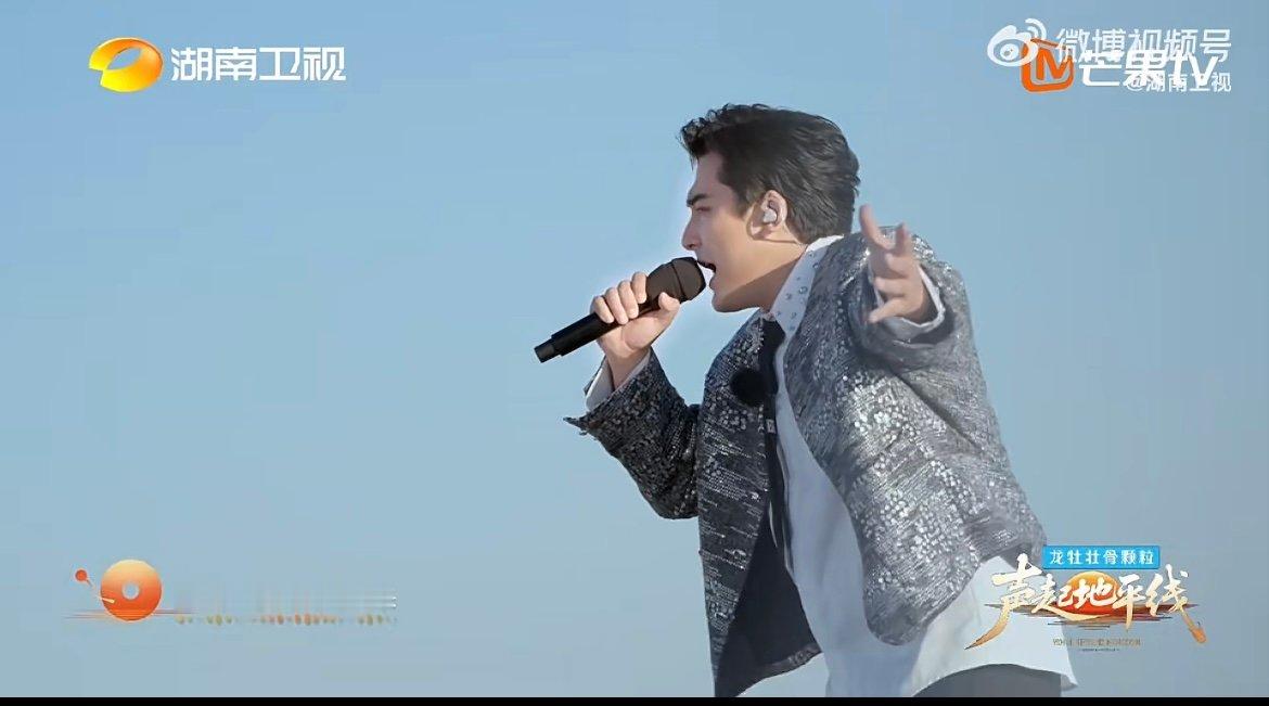 芒果音综又出新的抖腿神曲 努尔扎斯用《Сугірдін,термесі》点燃舞台