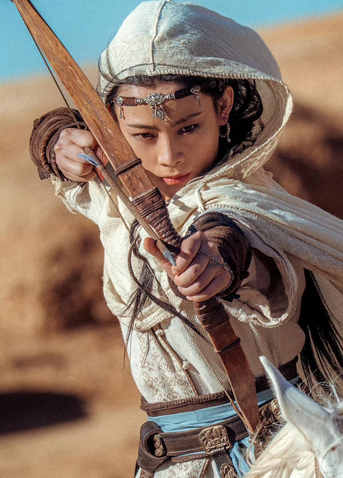 大家有没有发现，
《镖人》这部电影的女主换了之后，
反而获得了一致好评，原因并不