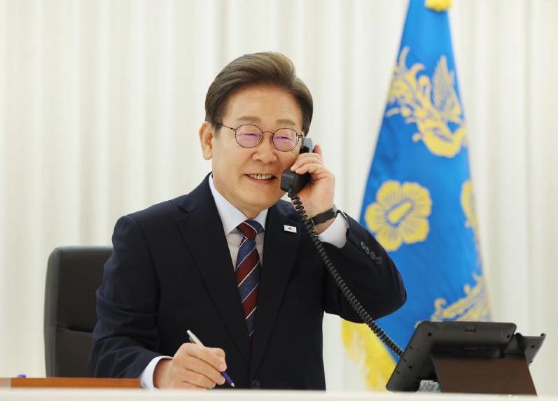 深思熟虑过后，李在明不来看阅兵了？中美之间，韩国该怎么选
 
本月初，韩国媒体高
