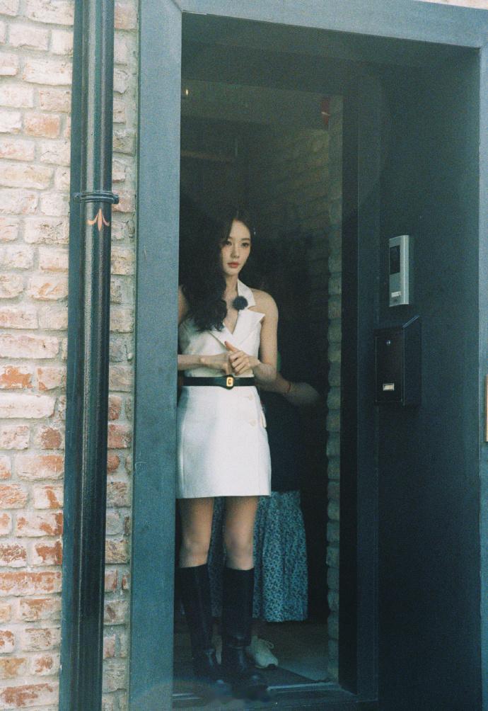 李一桐这个人设保持了9年这么难的人设李一桐居然立住了李一桐唱歌“哒哒哒”的人设保