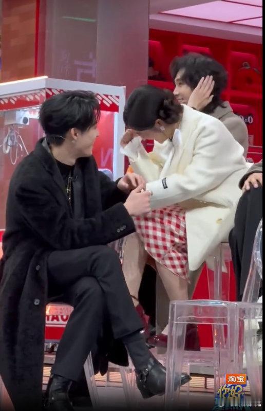 沈月夸王鹤棣好man你好星期六 王鹤棣和沈月好六同台就是快乐源泉！声母组词环节，