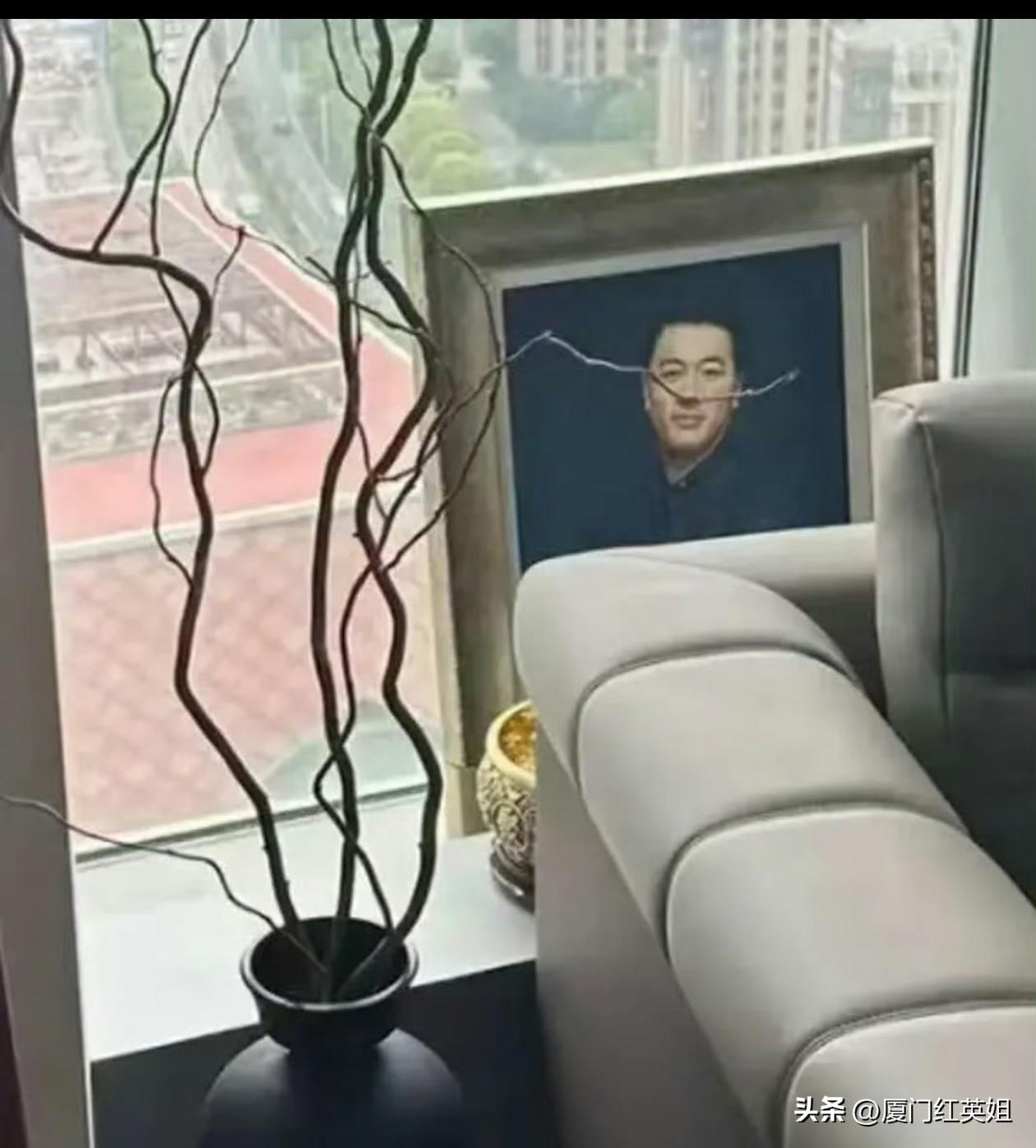 16年前，还是北漂租住在人大西门的张雪峰，在一家考研机构打工，同事问他，他们有一