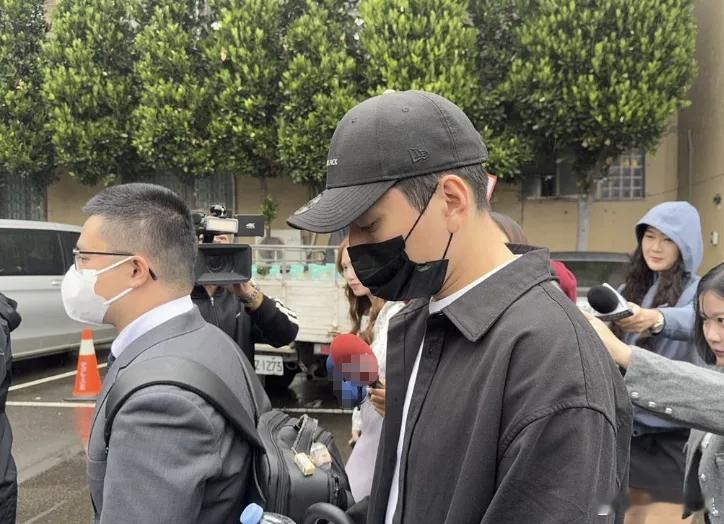 据台媒11月18日报道，王大陆涉“闪兵”（逃避兵役）案，新北地方法院今日（18日