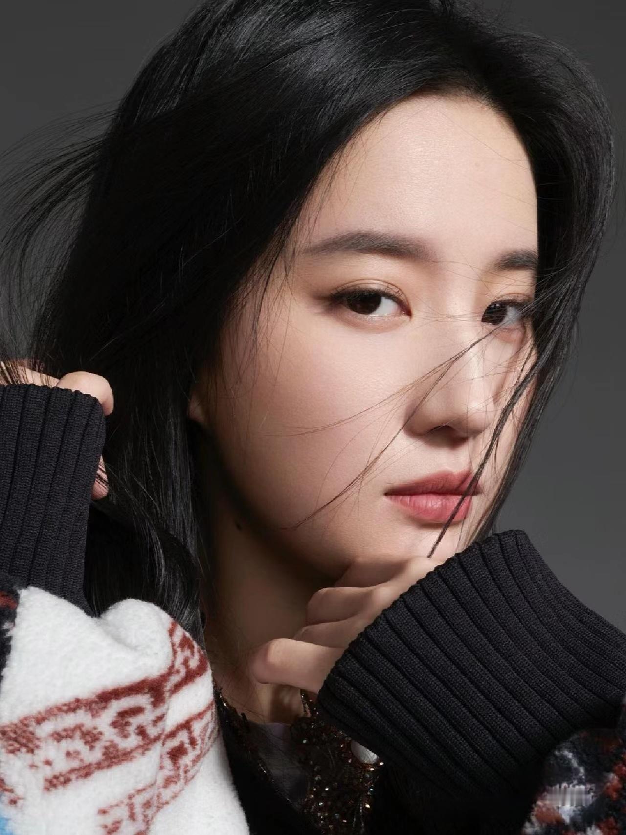 (`3´)看什么看？再看我就把你喝掉刘亦菲