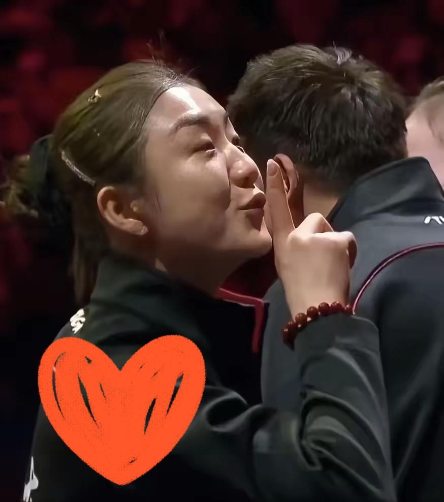 王之蔑视，饭圈闭嘴！陈梦向观众席做出了手势。现场的鬼哭狼嚎，在山东队夺冠之后，在