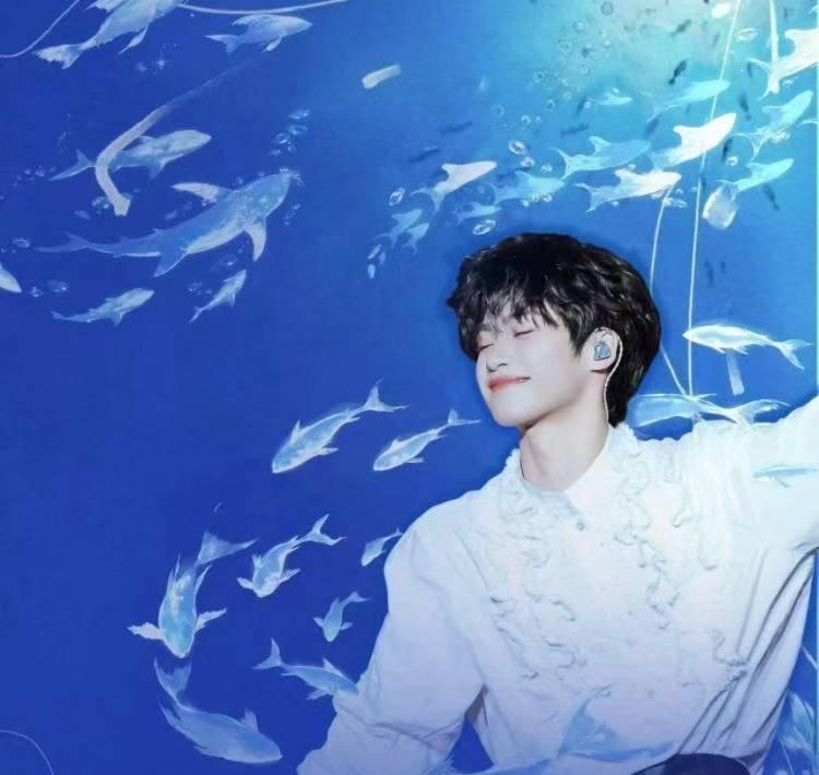 zy梓渝未来可期 

祝我宝宝首场演唱会圆满成功，也希望去现场的YUNI们注意安