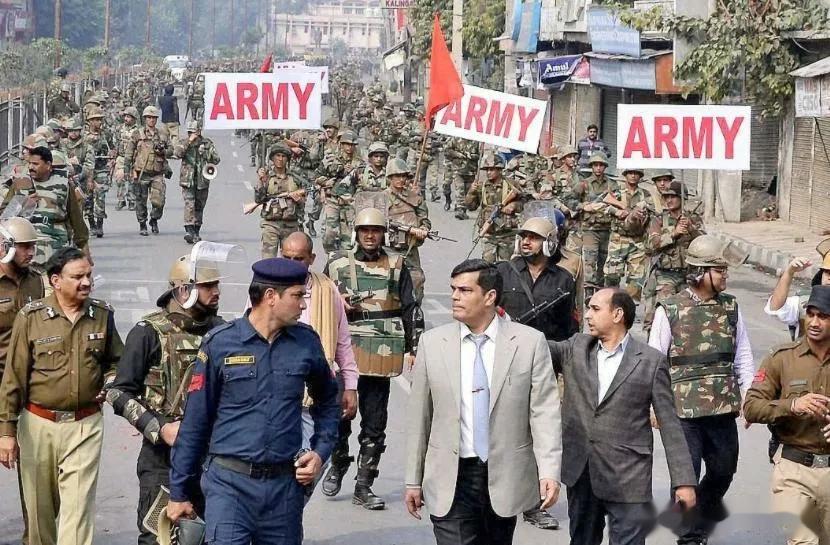 印度内部响起分裂枪声，莫迪派大军镇压暴乱，“下一个乌克兰”在亚洲？

来源:海峡